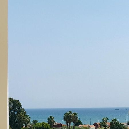 Pool Apartment Larnaca Esterno foto