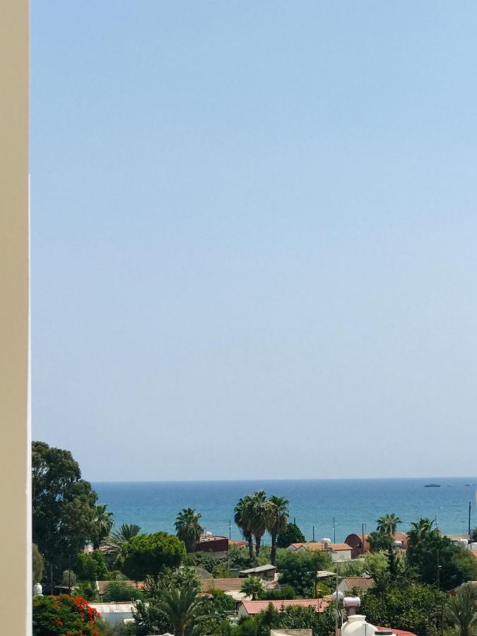 Pool Apartment Larnaca Esterno foto
